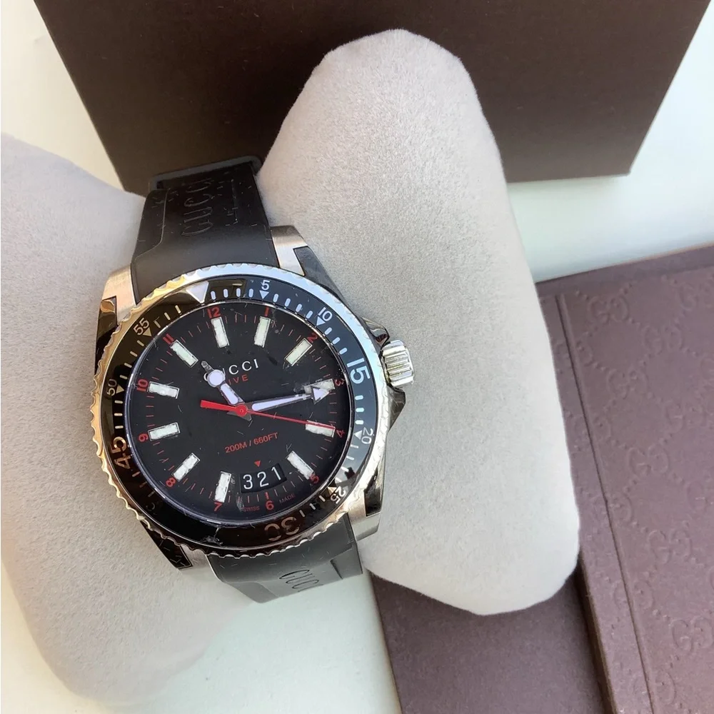 BIG and BEAUTIFUL GUCCI watch🌟🌟🌟